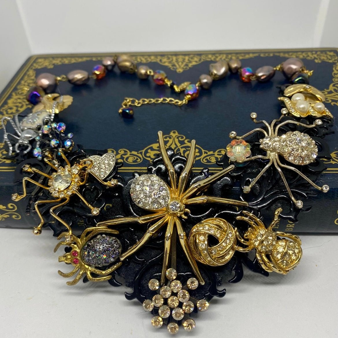 Many SPIDER Assemblage Necklace